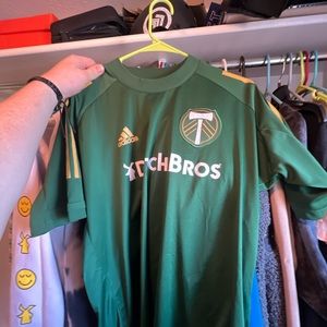 Hardly worn, size large men’s, super comfortable not sold anywhere anymore